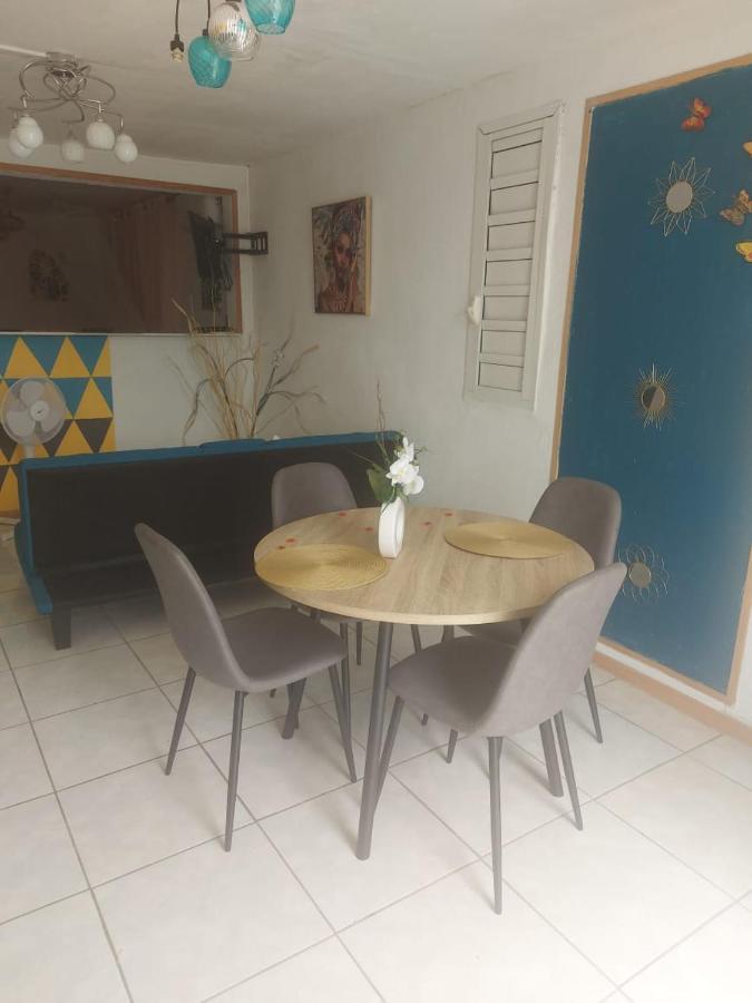 Le Dominad Bas De Villa 700M Du Bain Chaud Canalsat Gratuit Parking Prive Gratuit Wi Fi Gratuit Bouillante Exteriér fotografie